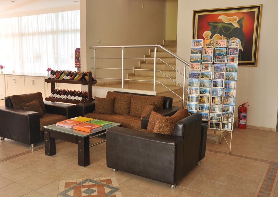 Albatros Aparthotel *